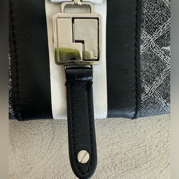 L.A.M.B by Gwen Stefani clutch - vintage - Picture 8 of 8